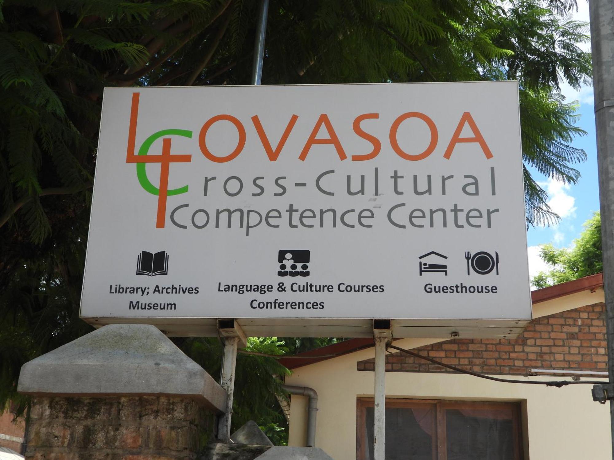 Lovasoa 4C Hotel Антсирабе Екстериор снимка