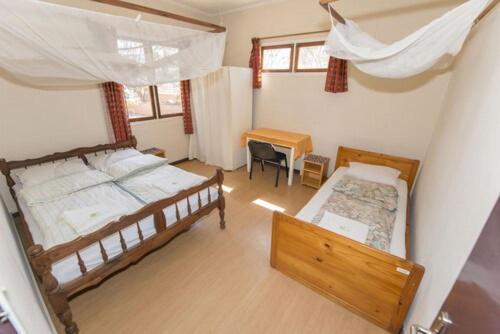 Lovasoa 4C Hotel Антсирабе Екстериор снимка