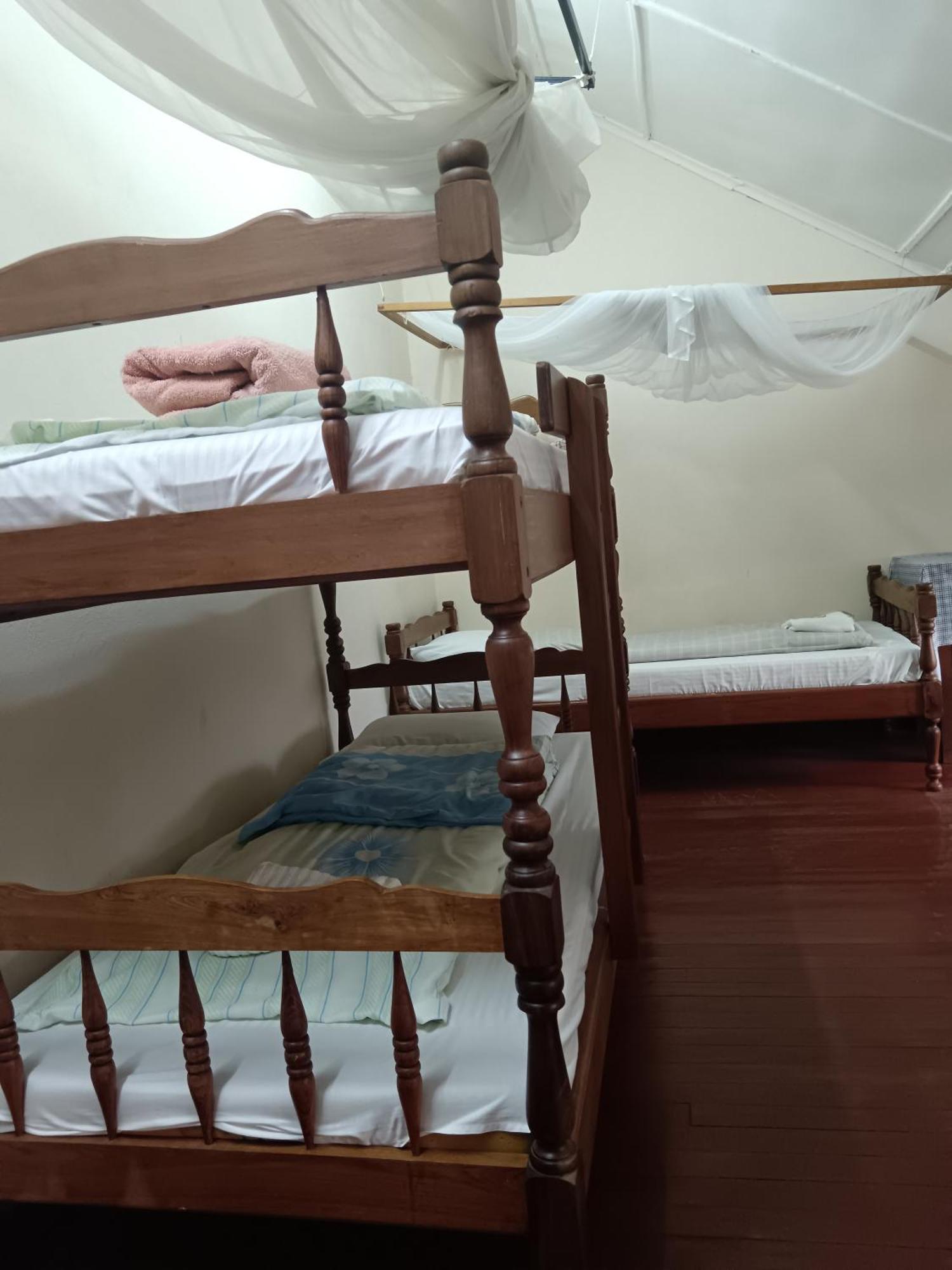 Lovasoa 4C Hotel Антсирабе Екстериор снимка
