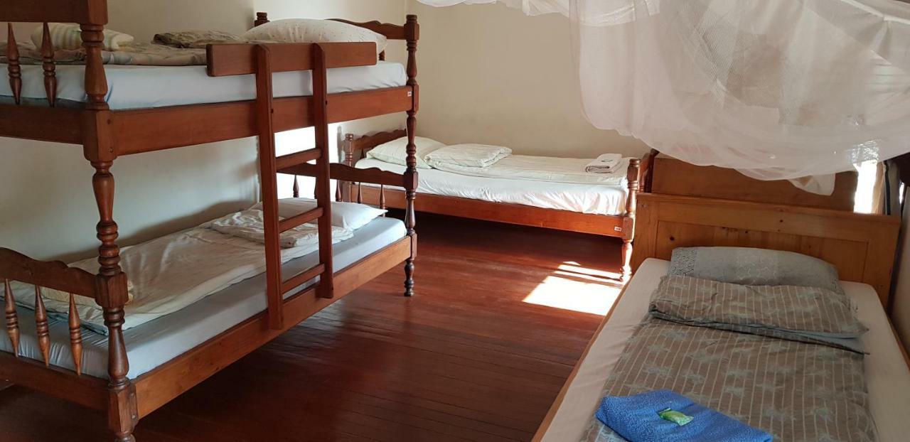 Lovasoa 4C Hotel Антсирабе Стая снимка