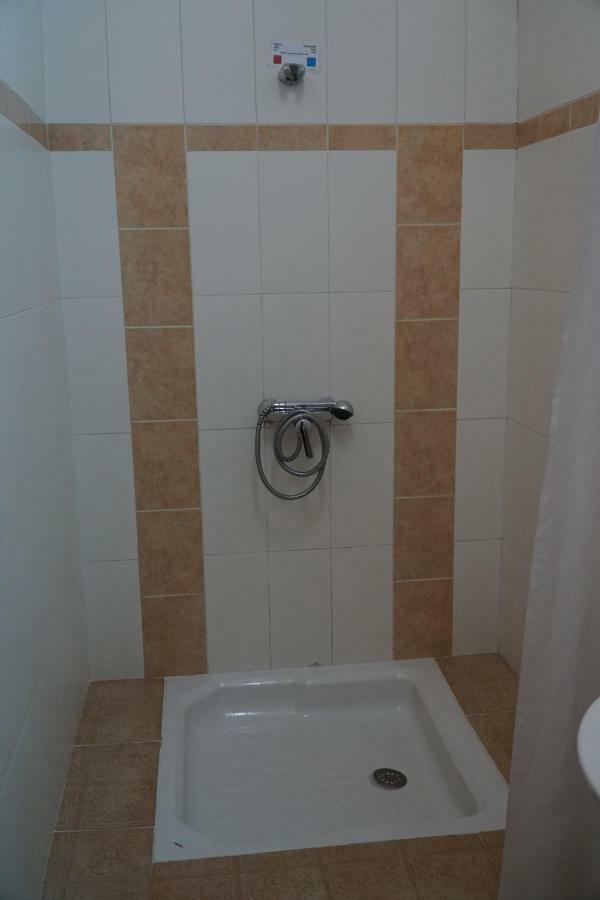 Lovasoa 4C Hotel Антсирабе Екстериор снимка