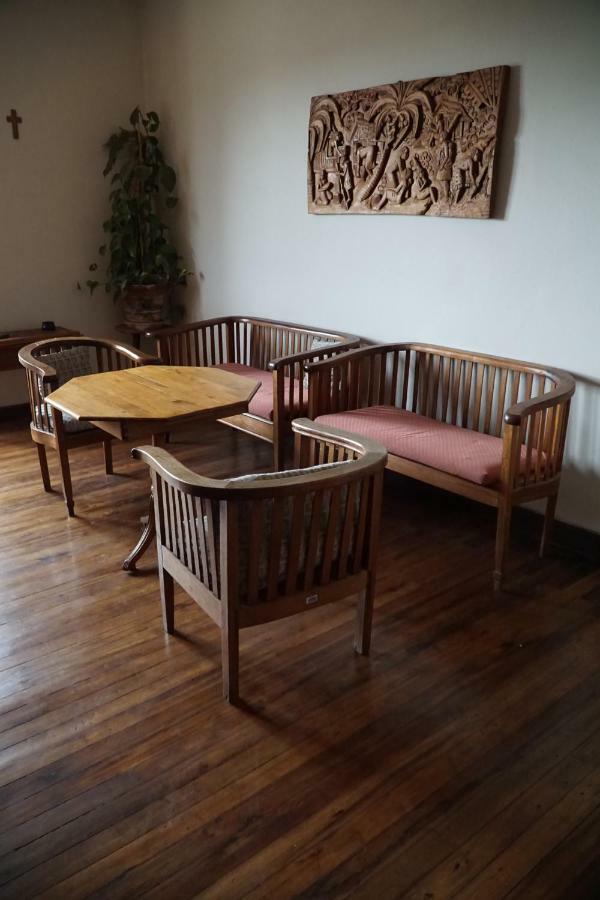 Lovasoa 4C Hotel Антсирабе Екстериор снимка